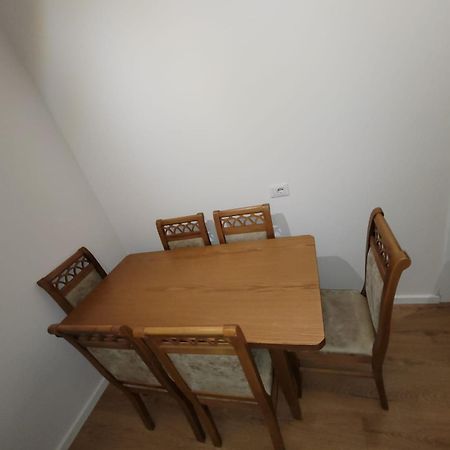 Enes Apartment Tirane Bagian luar foto
